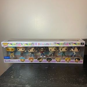 Funko Pop!
Pop! Rocks
Ft. BTS
Dynamite Edition!
Walmart Exclusive!